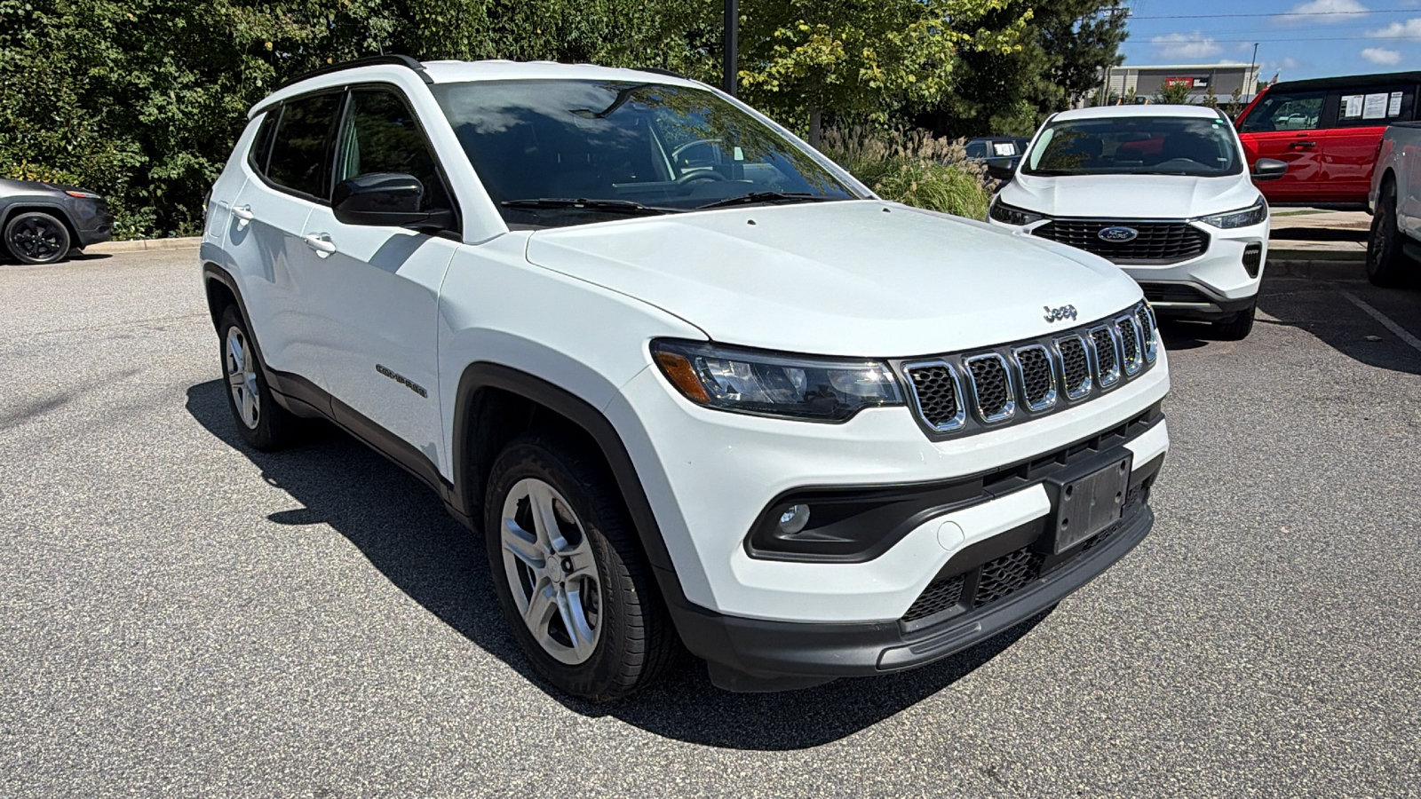 Used 2024 Jeep Compass Latitude AWD/4WD image 5