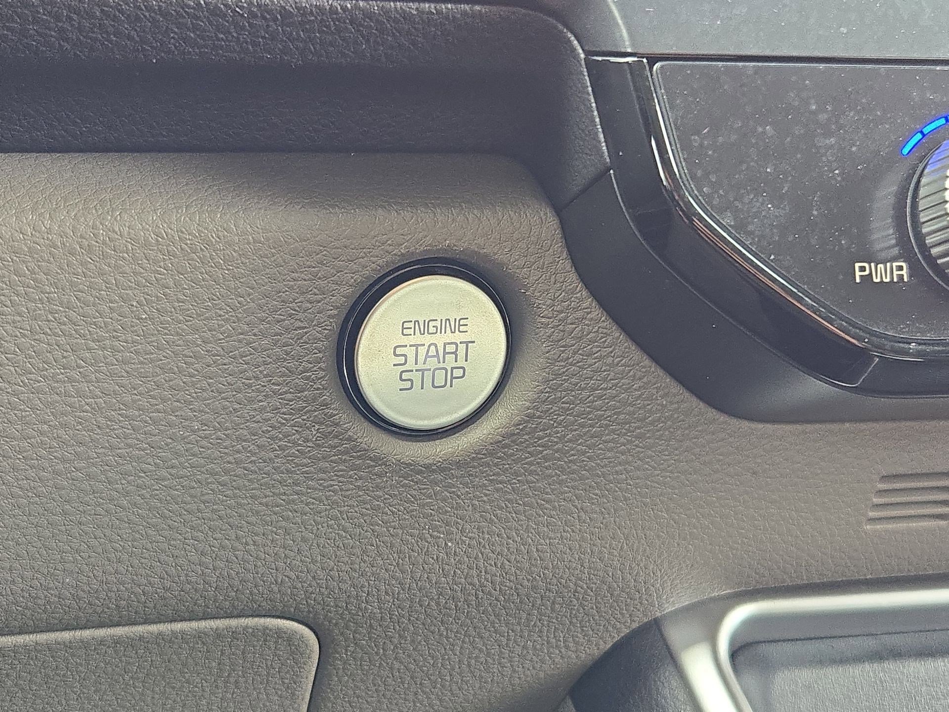 Used 2025 Kia Carnival image 20