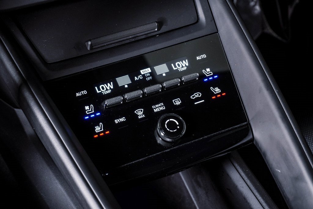 Certified 2025 Porsche Macan Electric image 24