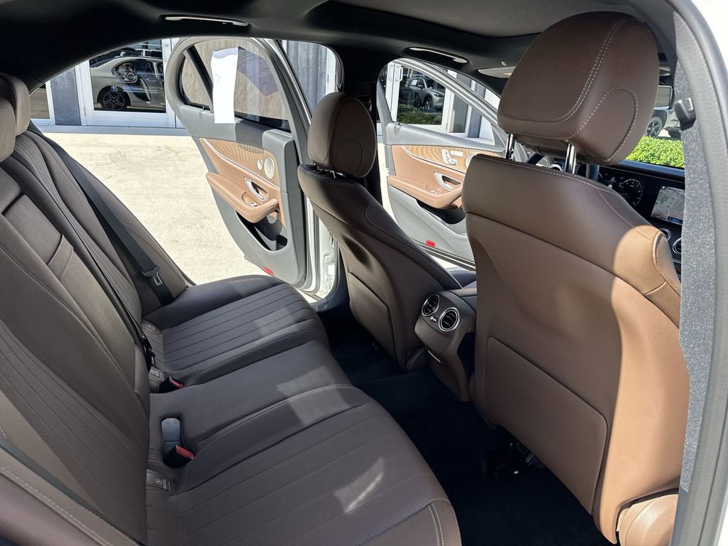Used 2022 Mercedes-Benz E 350 Sedan w/ Driver Assistance Package image 33