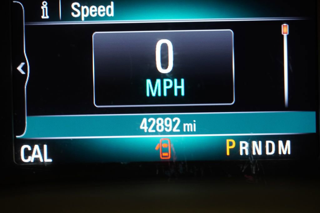 Used 2021 Buick Encore Preferred w/ Safety Package II AWD/4WD image 4