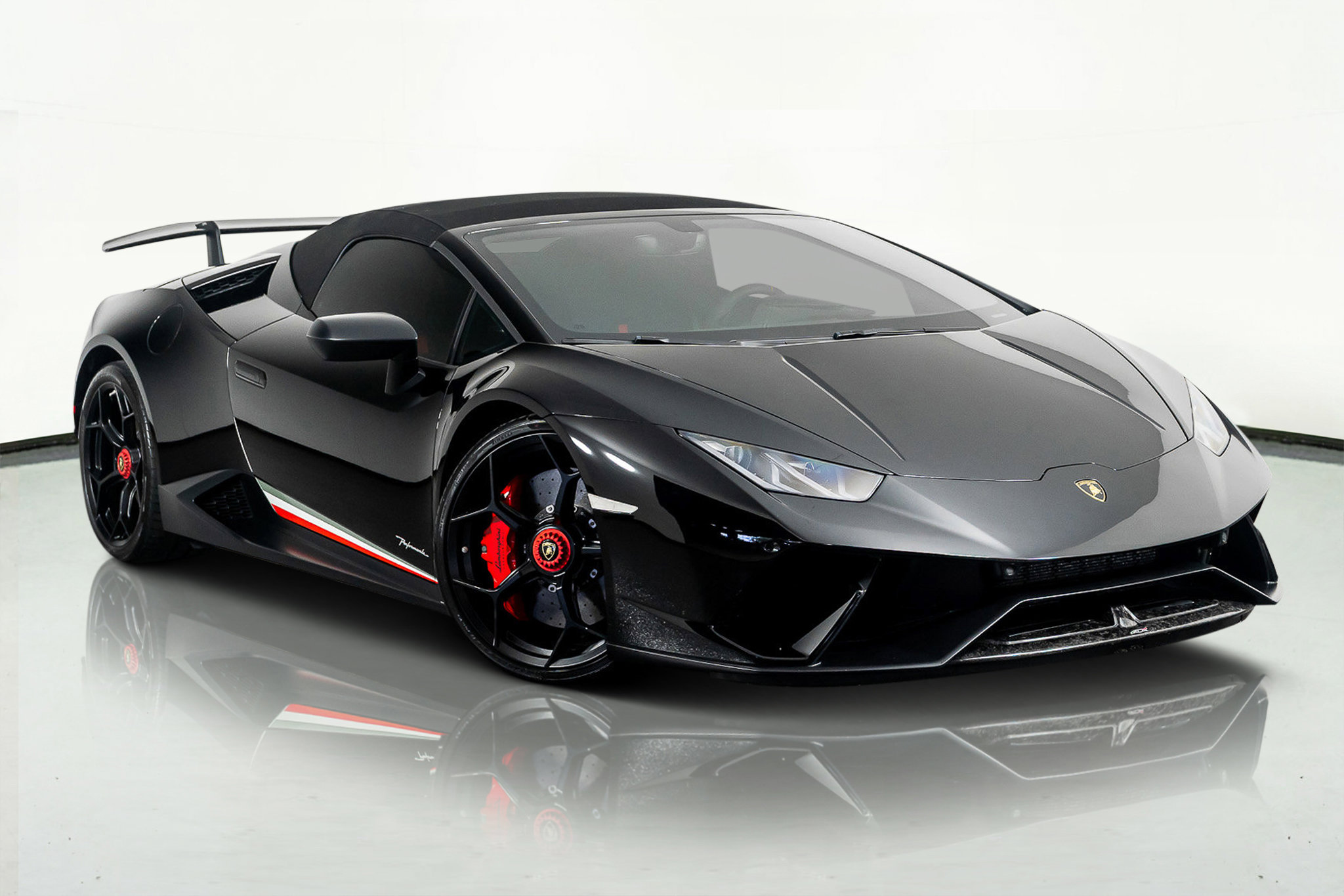 Used 2018 Lamborghini Huracan Performante image 4