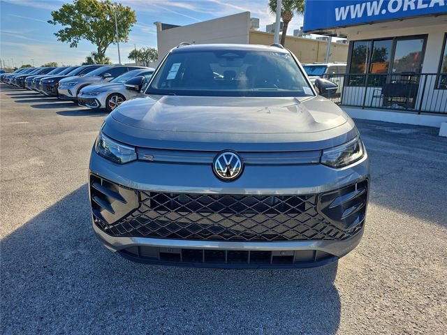 New 2026 Volkswagen Tiguan SE R-Line FWD image 2