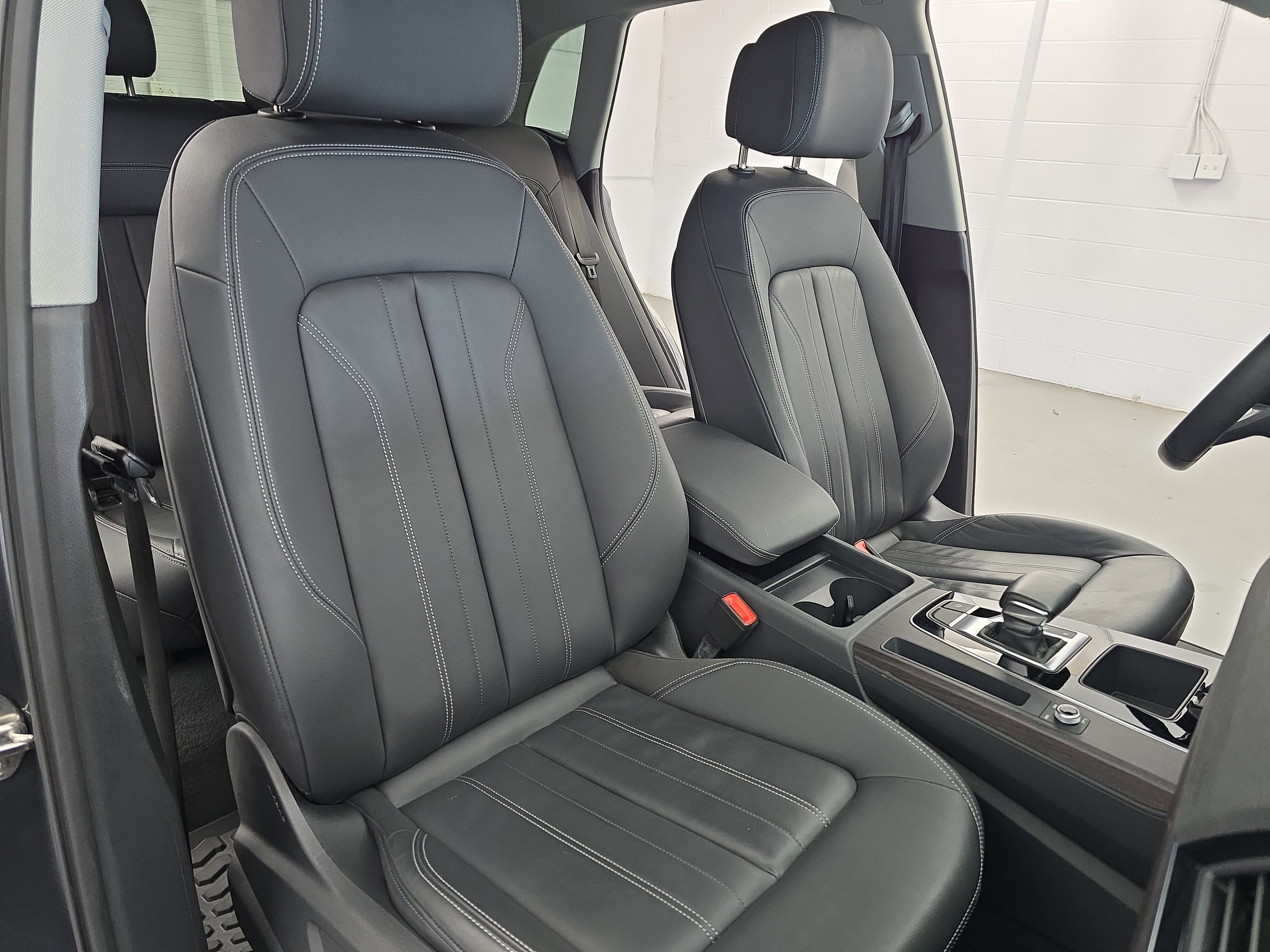 Used 2023 Audi Q5 2.0T Premium w/ Convenience Package image 10