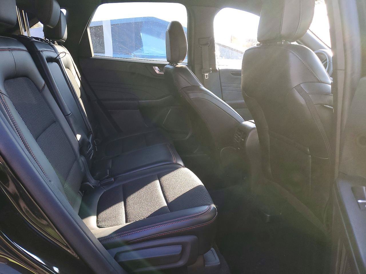 Used 2025 Ford Escape ST-Line AWD/4WD image 9