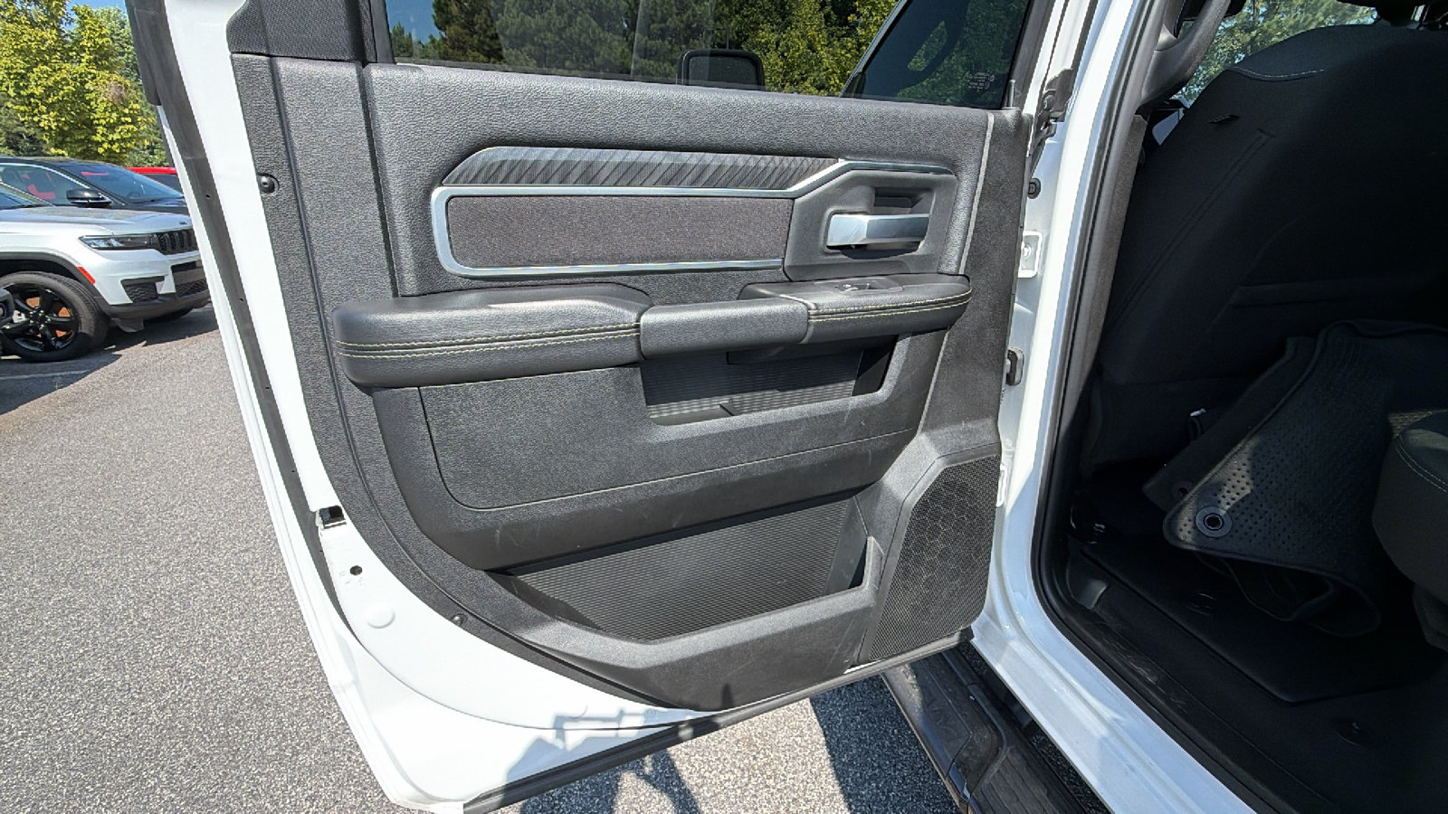 Used 2025 RAM 2500 Big Horn AWD/4WD image 22