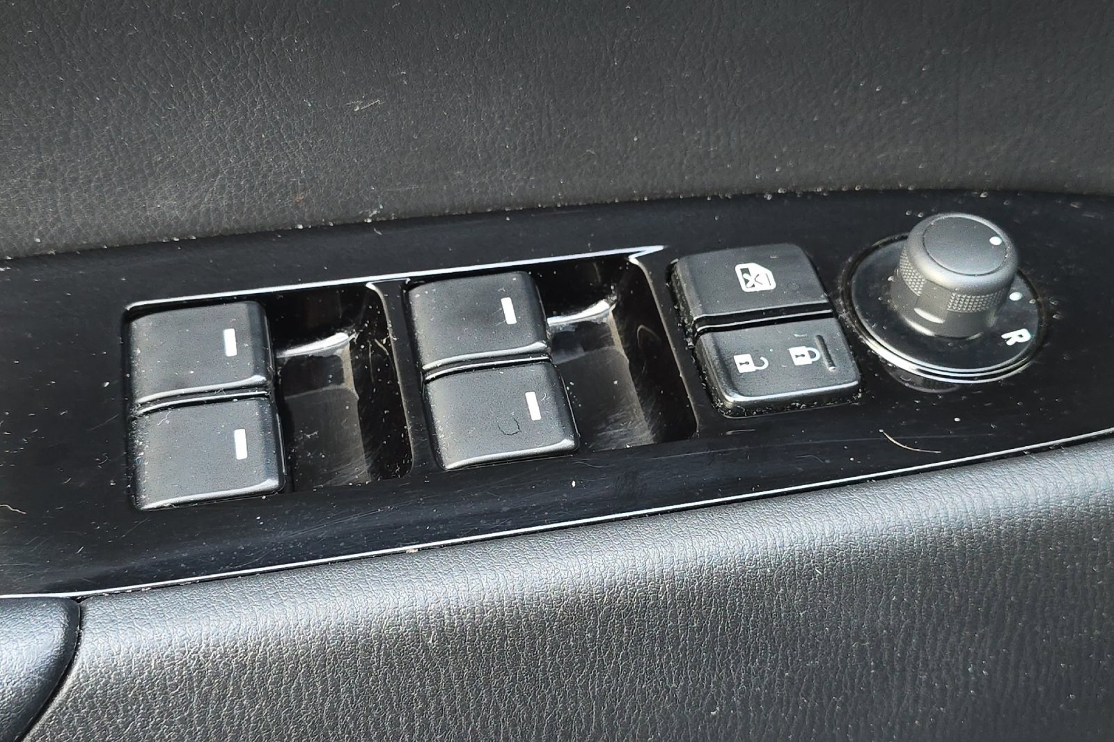 Used 2019 MAZDA CX-5 Touring image 14