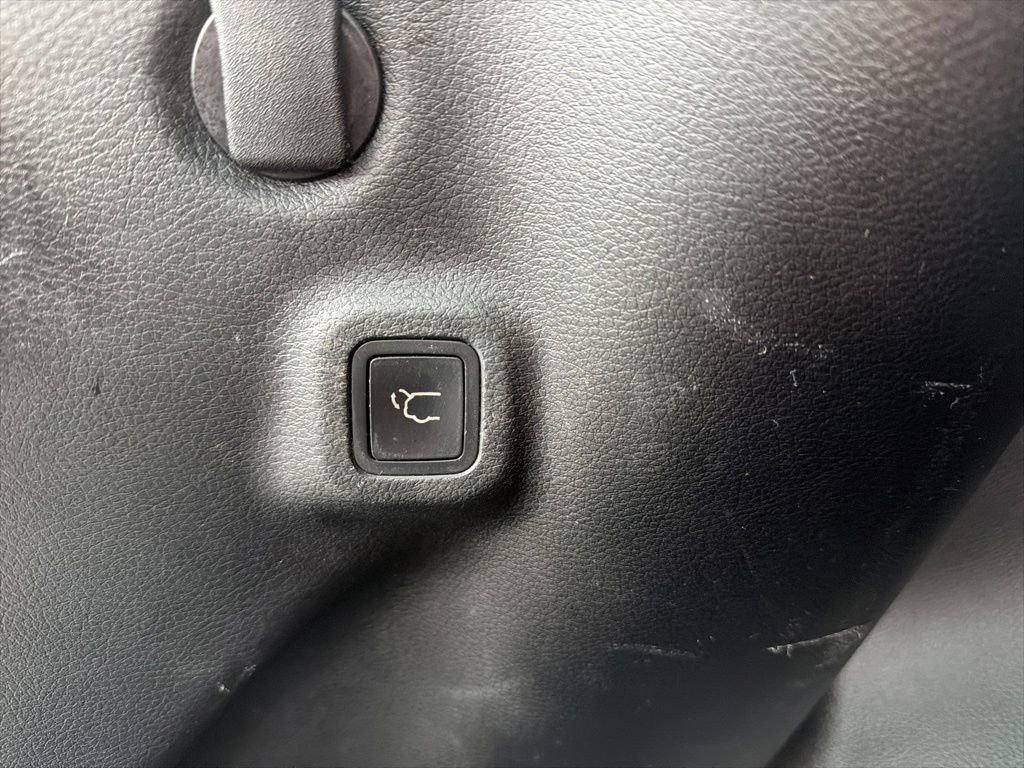 Used 2018 Jeep Compass Limited w/ Navigation Group FWD image 10