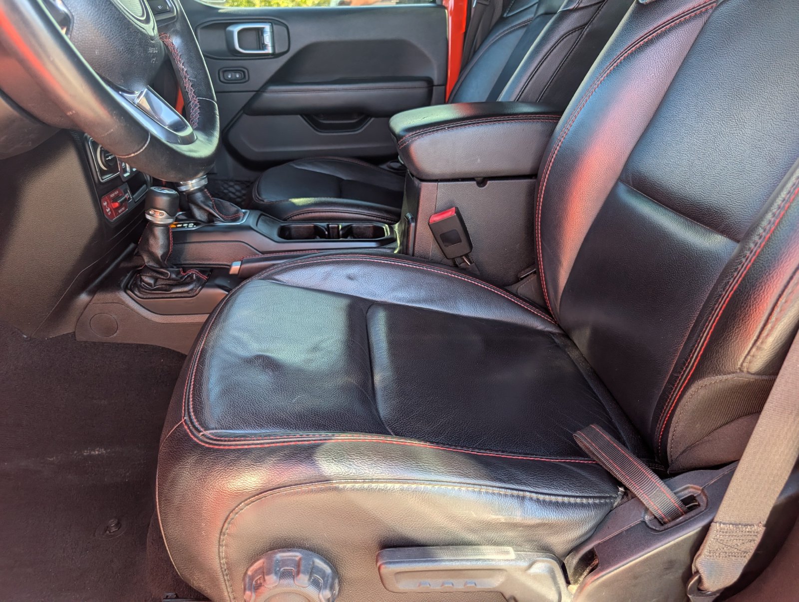 Used 2018 Jeep Wrangler Rubicon AWD/4WD image 15
