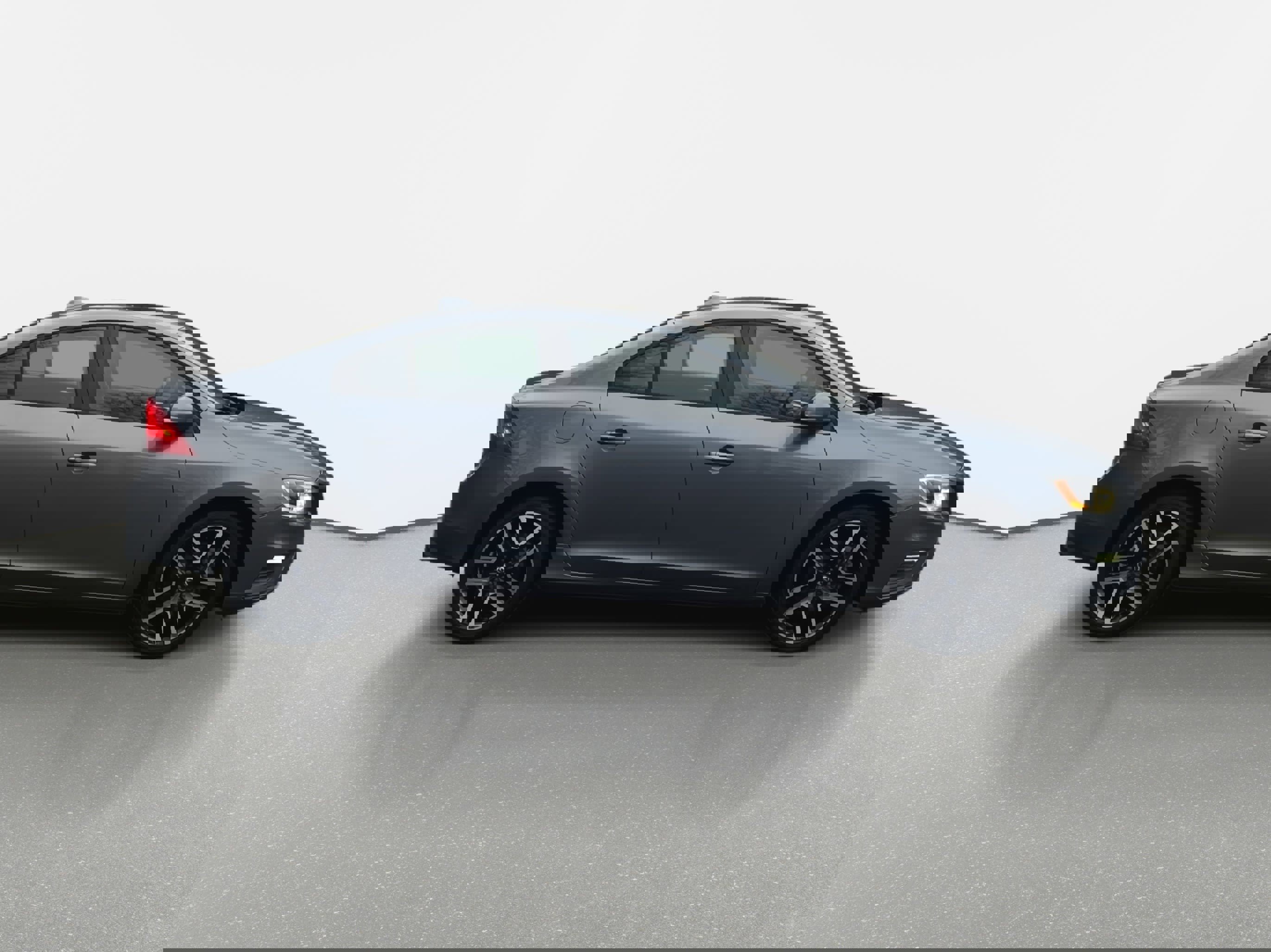 Used 2018 Volvo S60 T5 Dynamic w/ Vision Package image 4