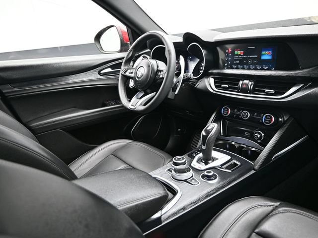 Used 2023 Alfa Romeo Stelvio Sprint AWD/4WD image 14