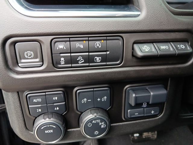 Used 2024 Chevrolet Tahoe Premier AWD/4WD image 31