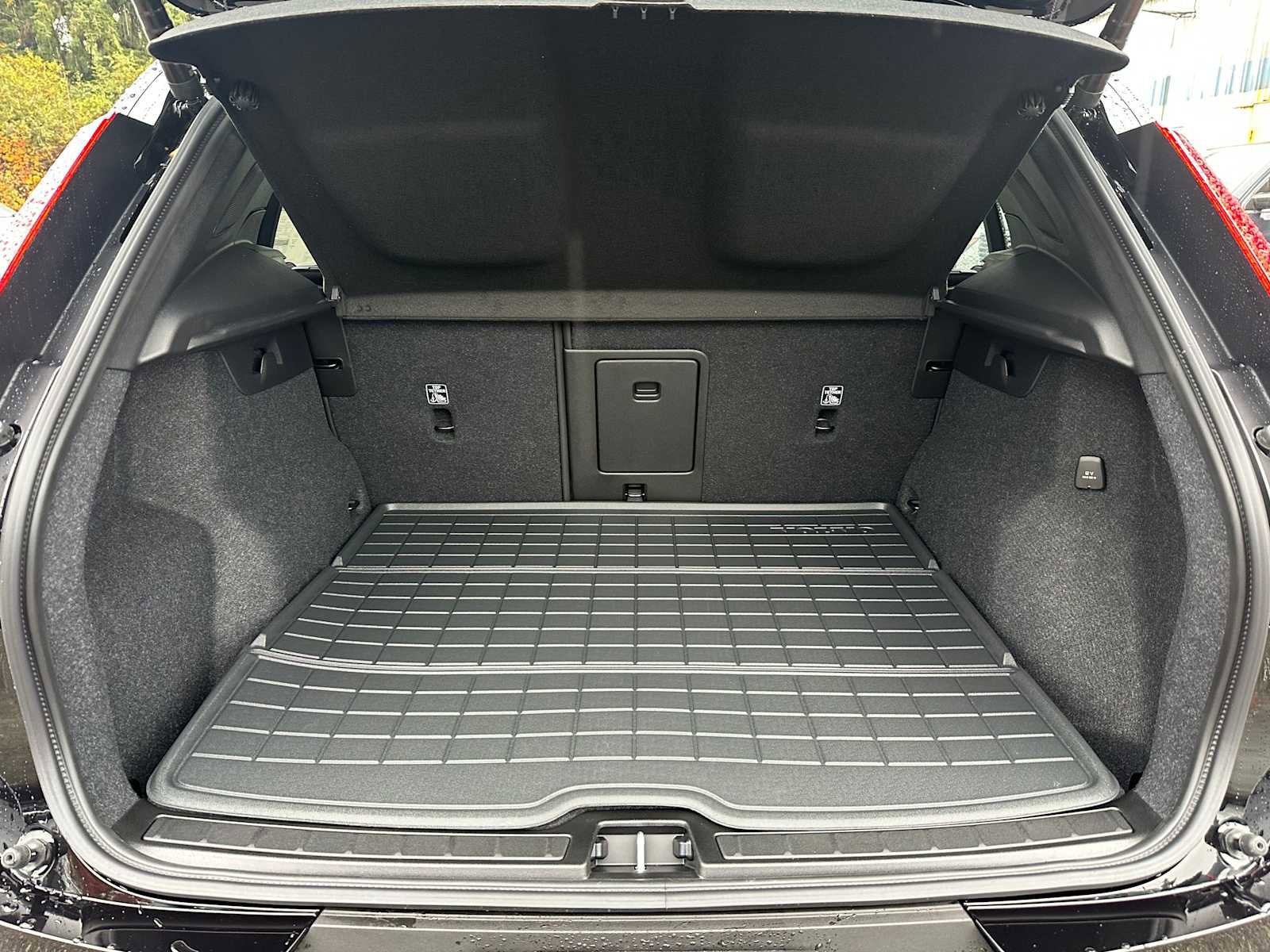 New 2026 Volvo XC40 B5 Plus w/ Climate Package image 22