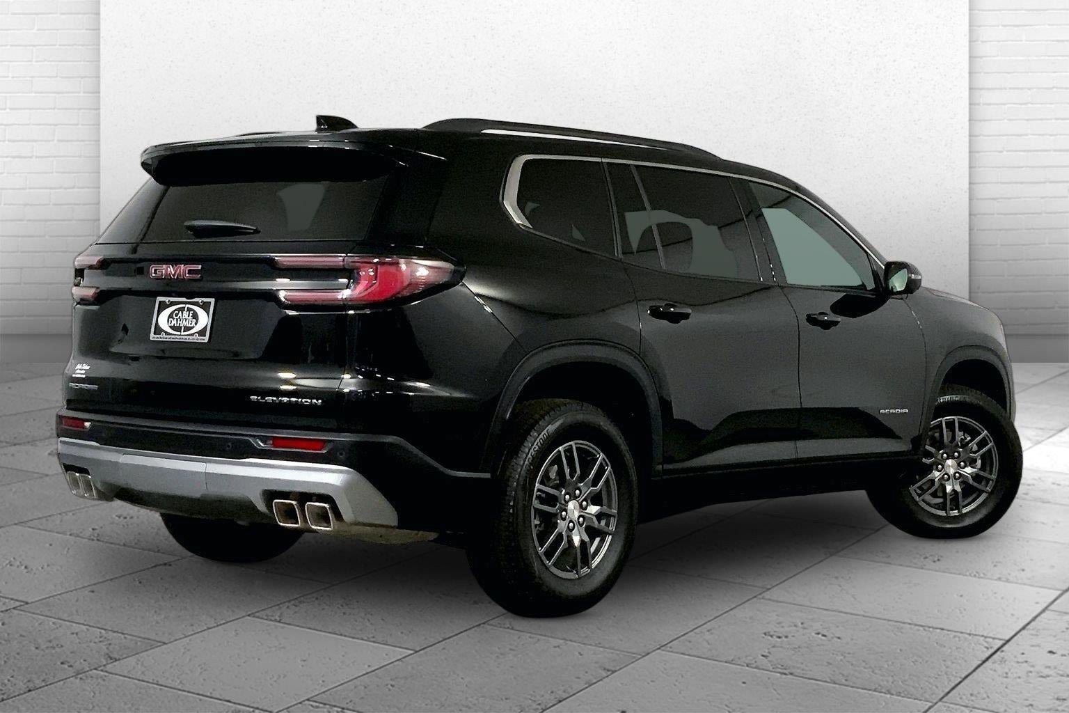 Used 2026 GMC Acadia Elevation FWD image 13