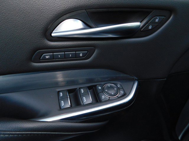 Used 2024 Cadillac XT4 Premium Luxury image 17