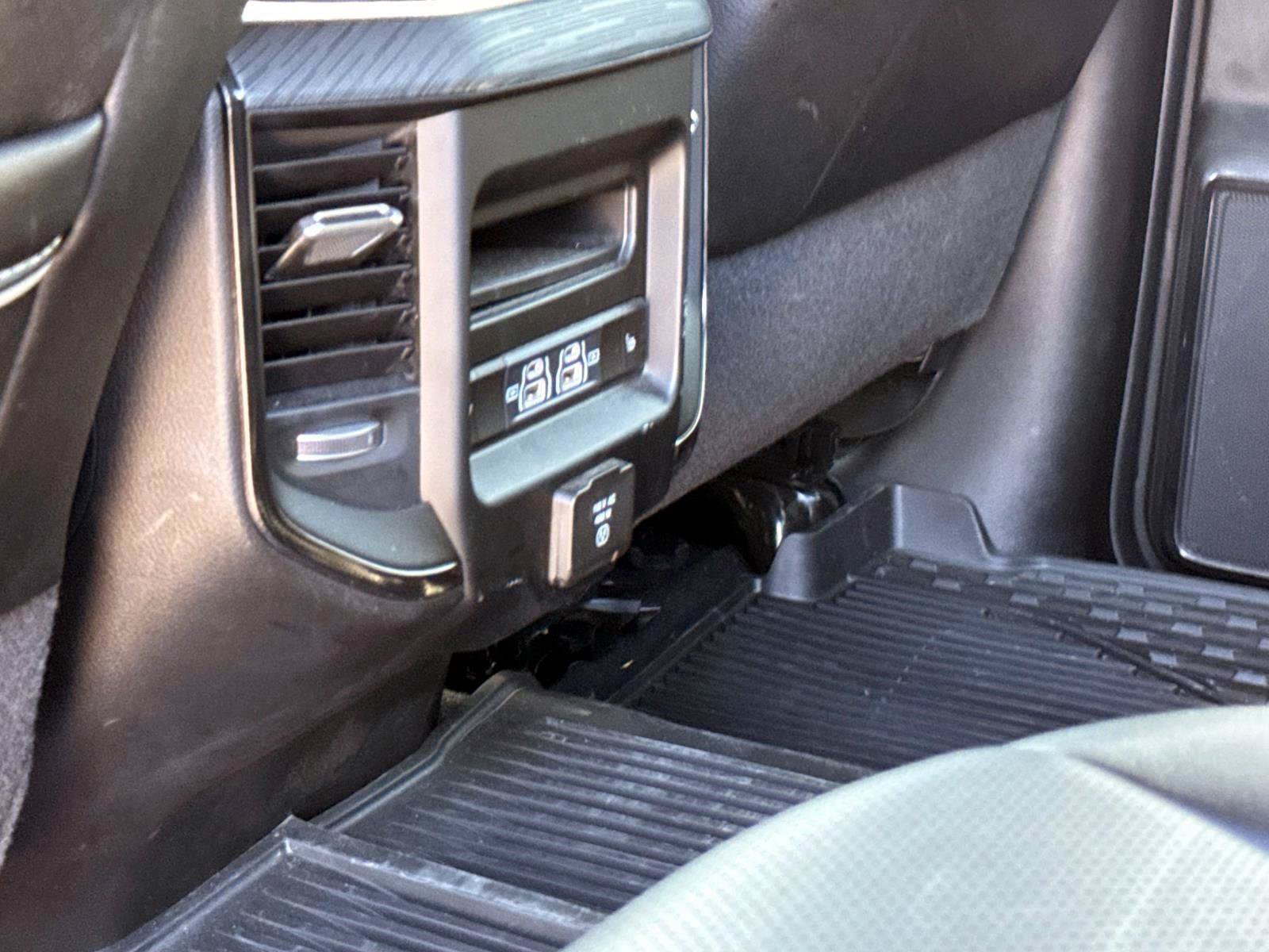 Used 2024 RAM 2500 4x4 Crew Cab image 10