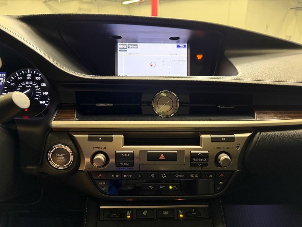 Used 2016 Lexus ES 350 w/ Luxury Package w/Wood Trim FWD image 24