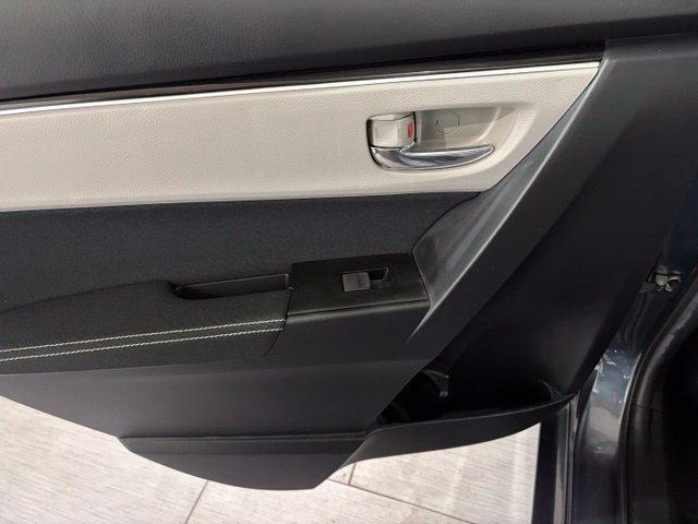 Used 2018 Toyota Corolla LE FWD image 11