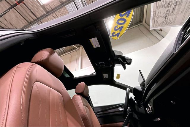 Used 2022 Audi Q5 2.0T Premium image 16