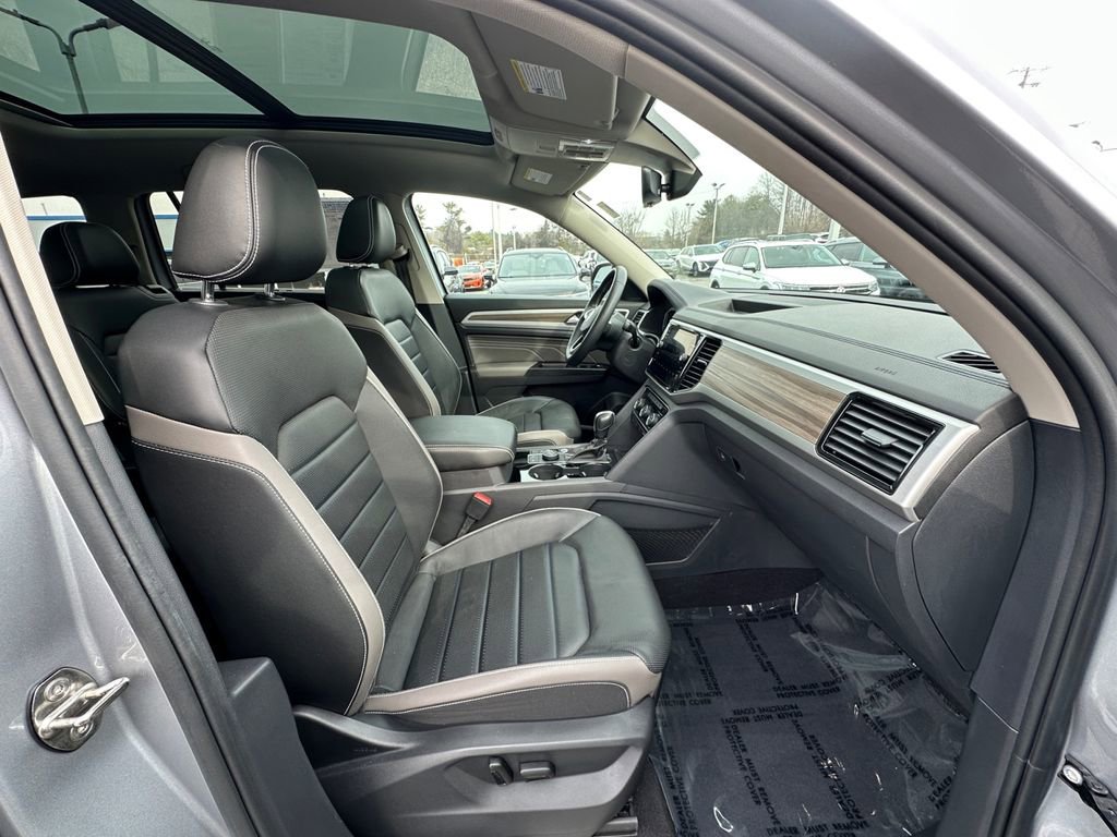 Used 2021 Volkswagen Atlas SEL Premium image 22