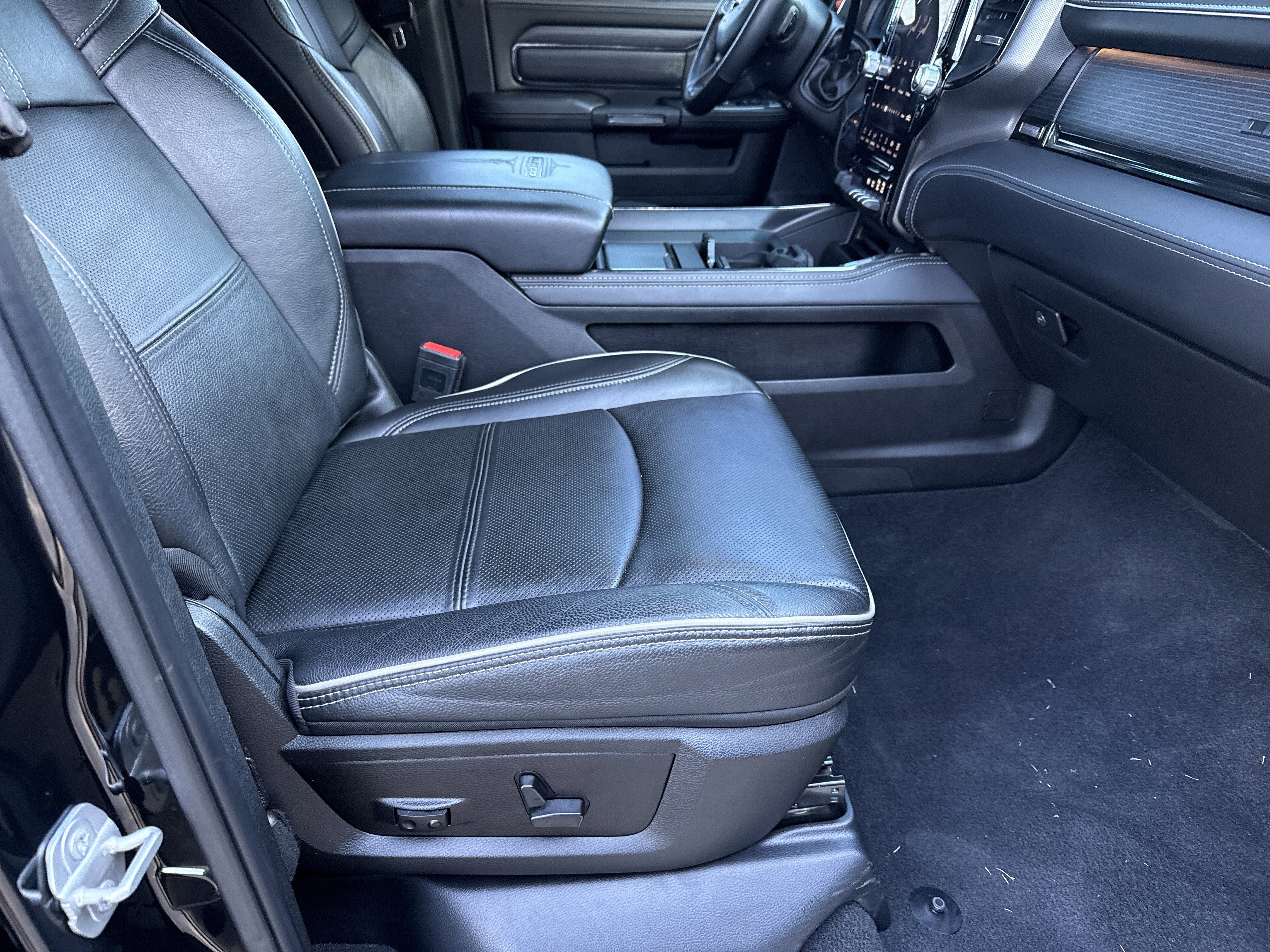 Used 2023 RAM 2500 Limited image 13