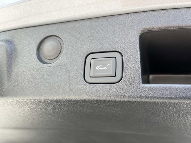 New 2026 Chevrolet Equinox LT w/ Convenience Package II FWD image 21