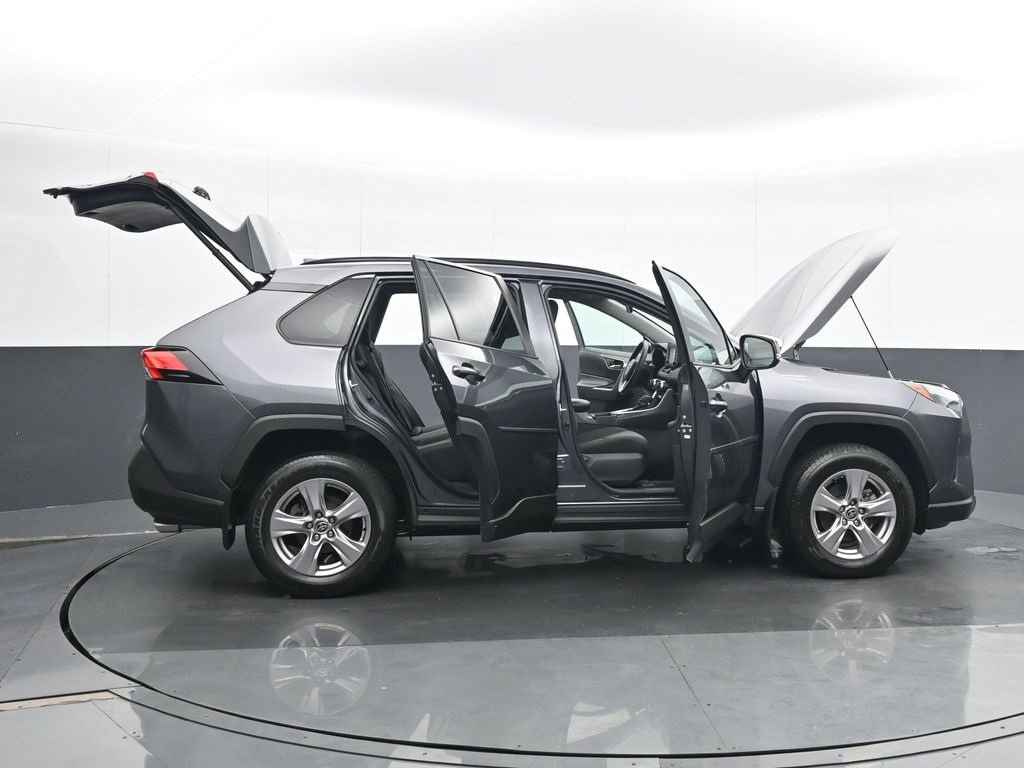 Used 2022 Toyota RAV4 XLE w/ Convenience Package image 26