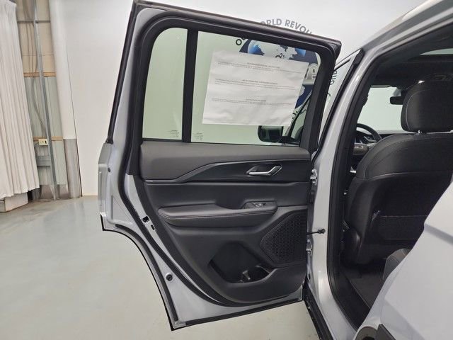 New 2025 Jeep Grand Cherokee Laredo X w/ Luxury Tech Group I image 27