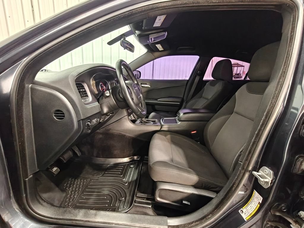 Used 2018 Dodge Charger SXT RWD image 23