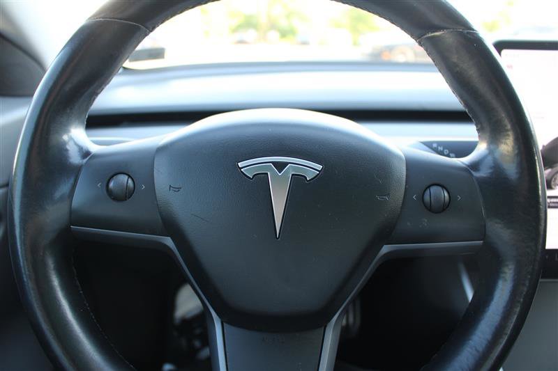 Used 2018 Tesla Model 3 Mid Range RWD image 12