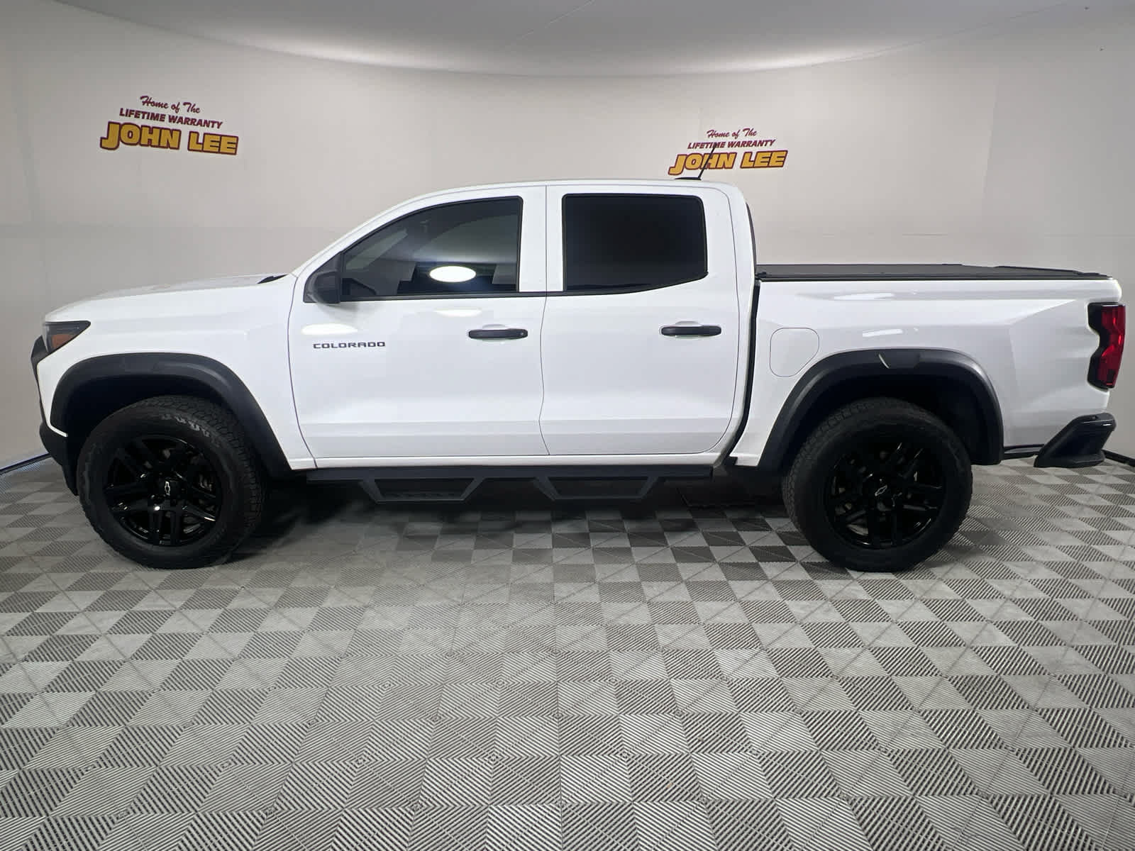 Used 2024 Chevrolet Colorado Trail Boss w/ Advanced Trailering Package AWD/4WD image 2