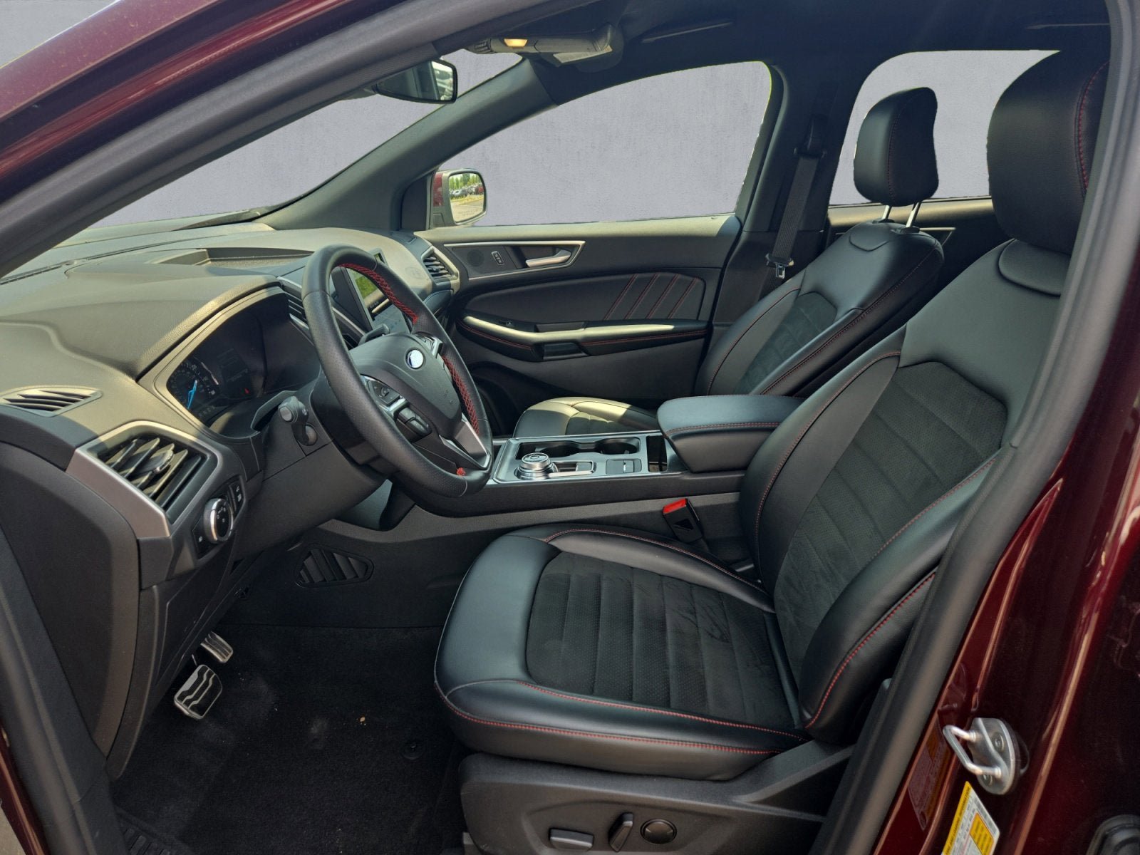 Used 2023 Ford Edge ST-Line AWD/4WD image 11
