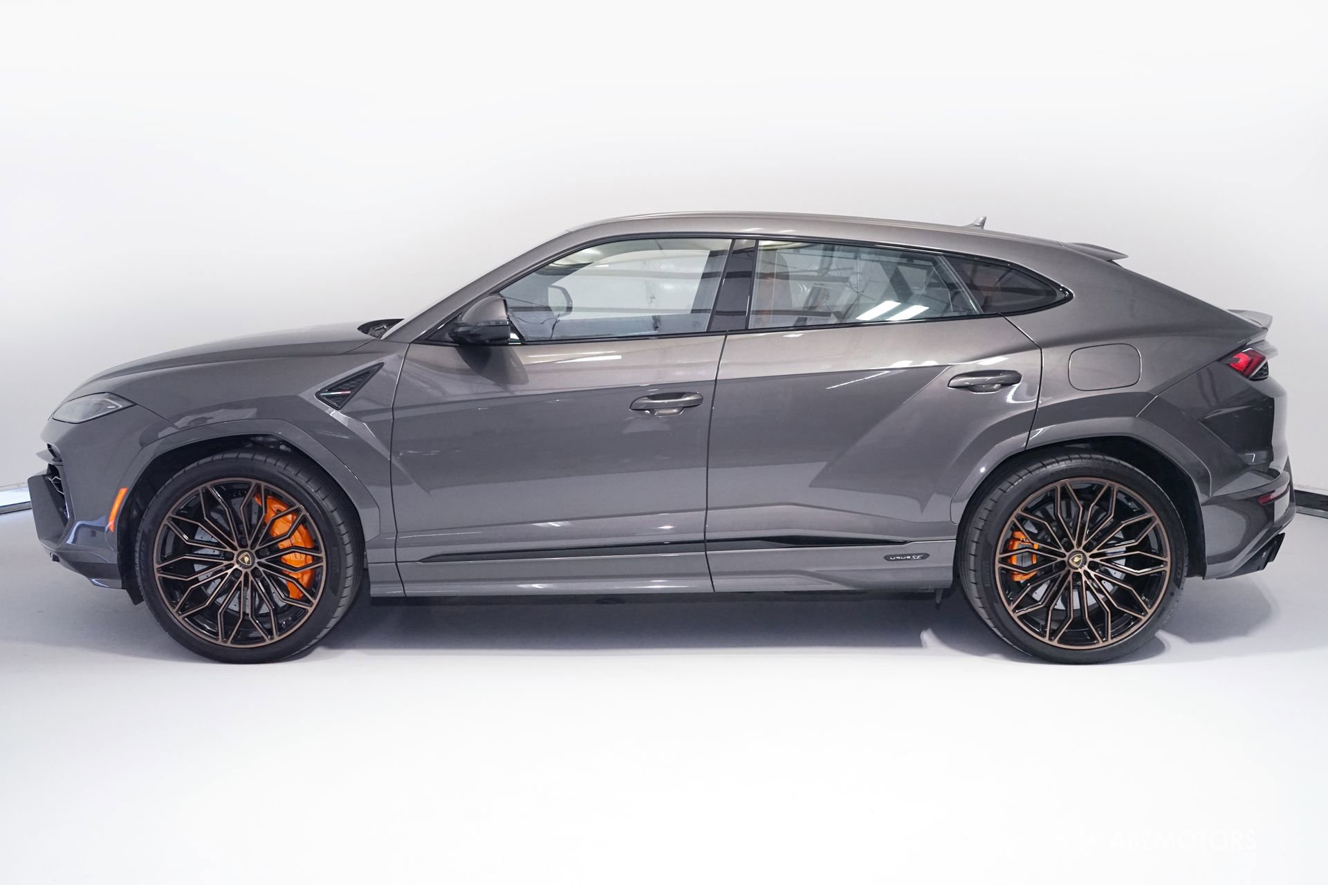 Used 2025 Lamborghini Urus SE image 5