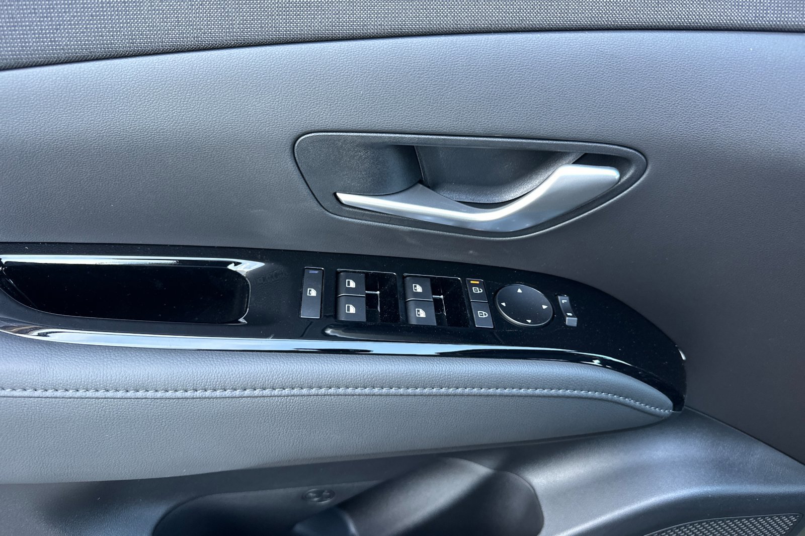 New 2025 Hyundai Santa Cruz SEL image 11