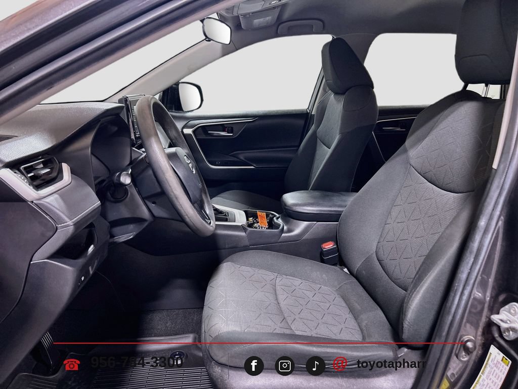 Used 2020 Toyota RAV4 XLE FWD image 18
