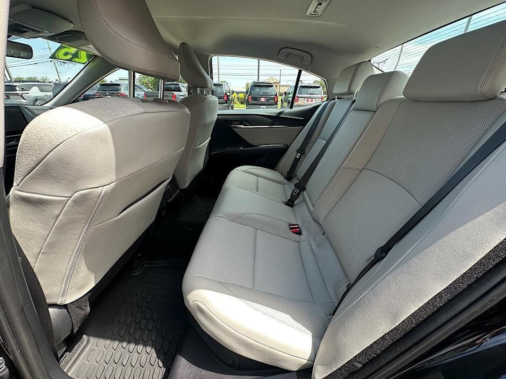 Certified 2025 Toyota Camry XLE AWD/4WD image 15