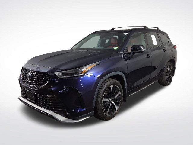 Used 2021 Toyota Highlander XSE AWD/4WD image 2