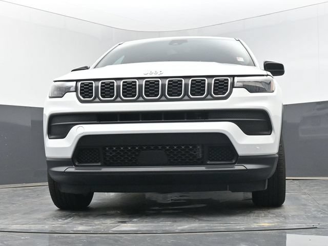 Used 2025 Jeep Compass Sport AWD/4WD image 39