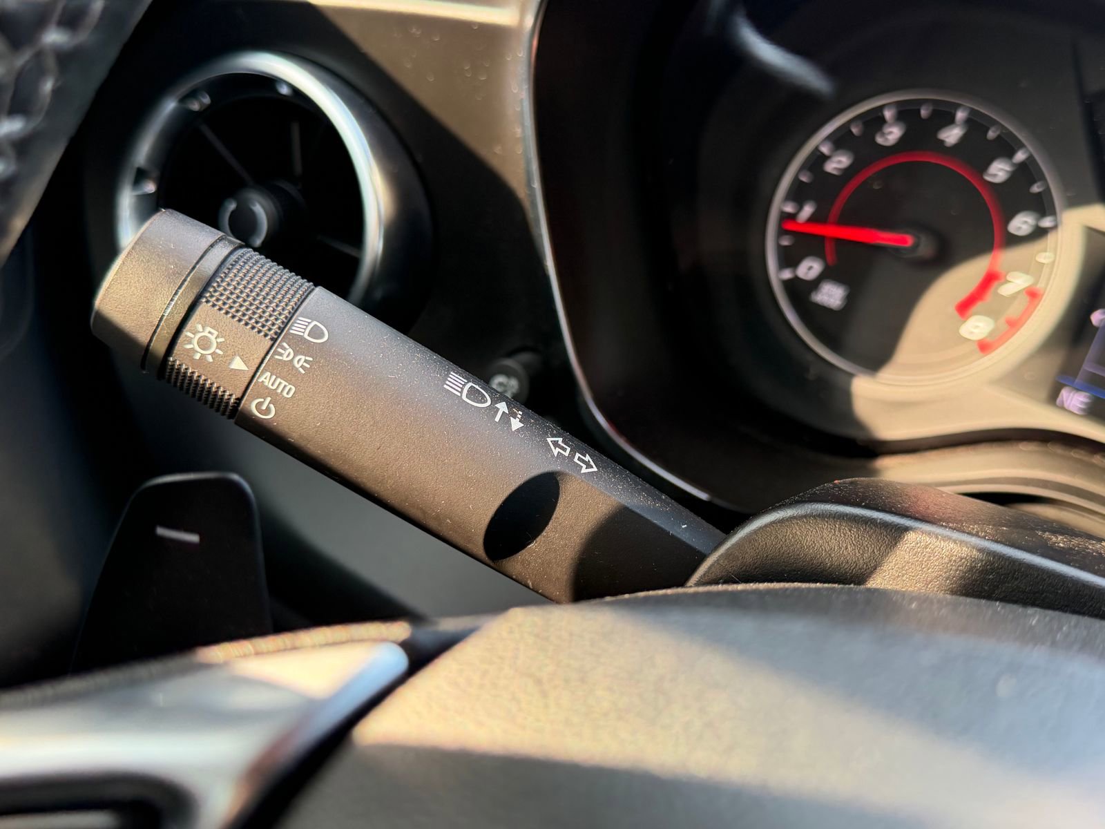 Used 2021 Chevrolet Camaro LT RWD image 27