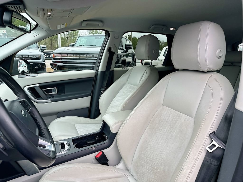 Used 2016 Land Rover Discovery Sport SE image 8