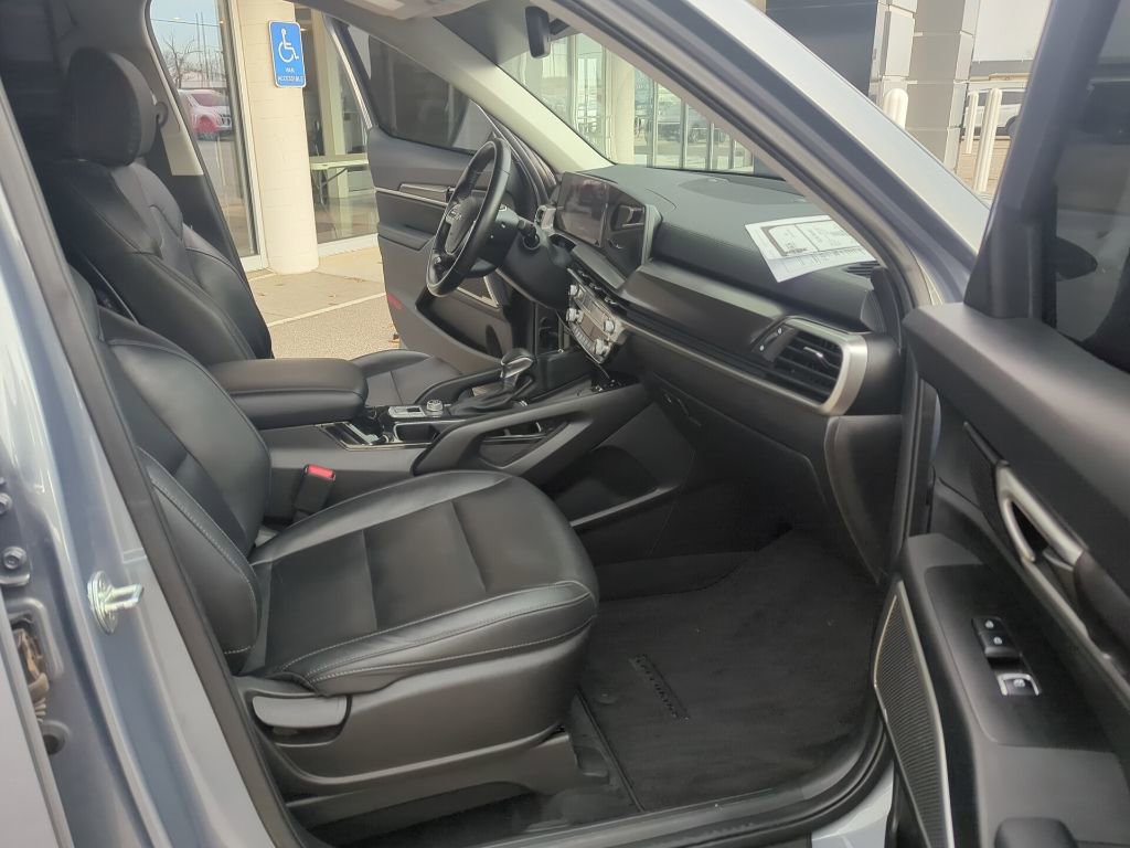 Used 2023 Kia Telluride S image 37