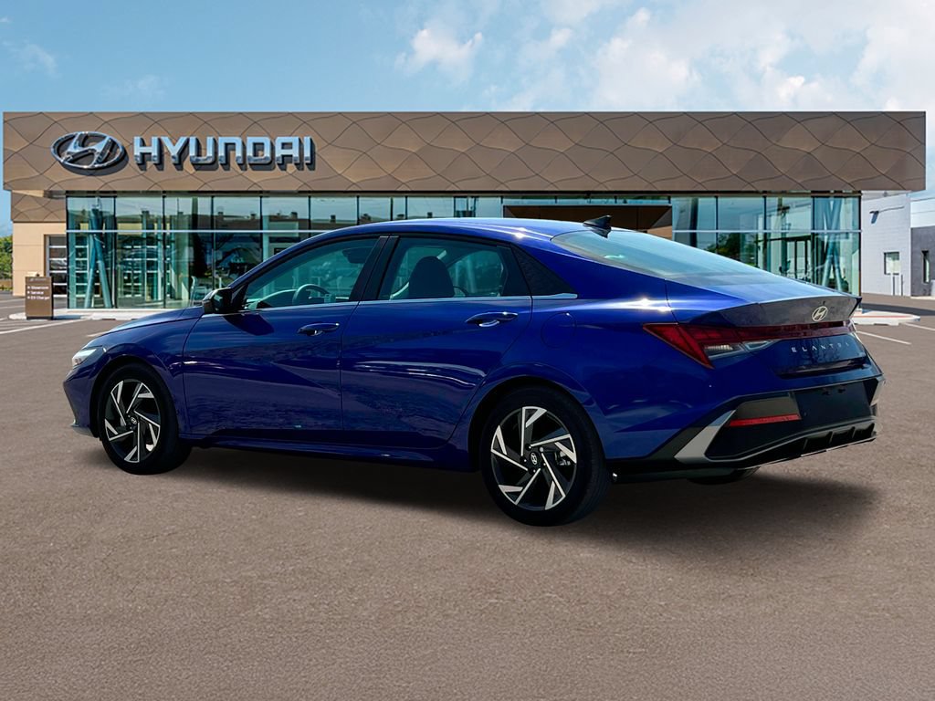 New 2025 Hyundai Elantra Limited FWD image 4