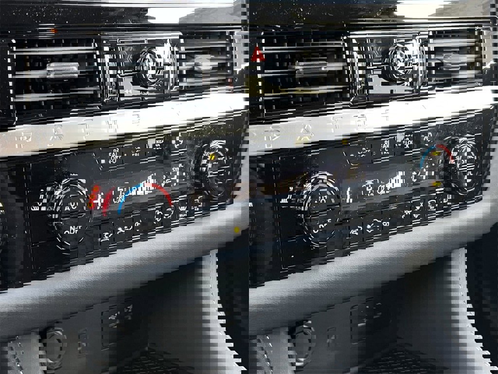 New 2026 Nissan Pathfinder SL image 25