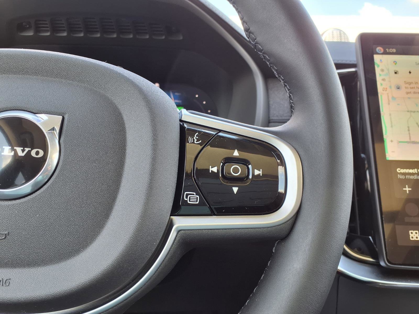 New 2026 Volvo XC90 T8 Ultra w/ Lounge Package image 16