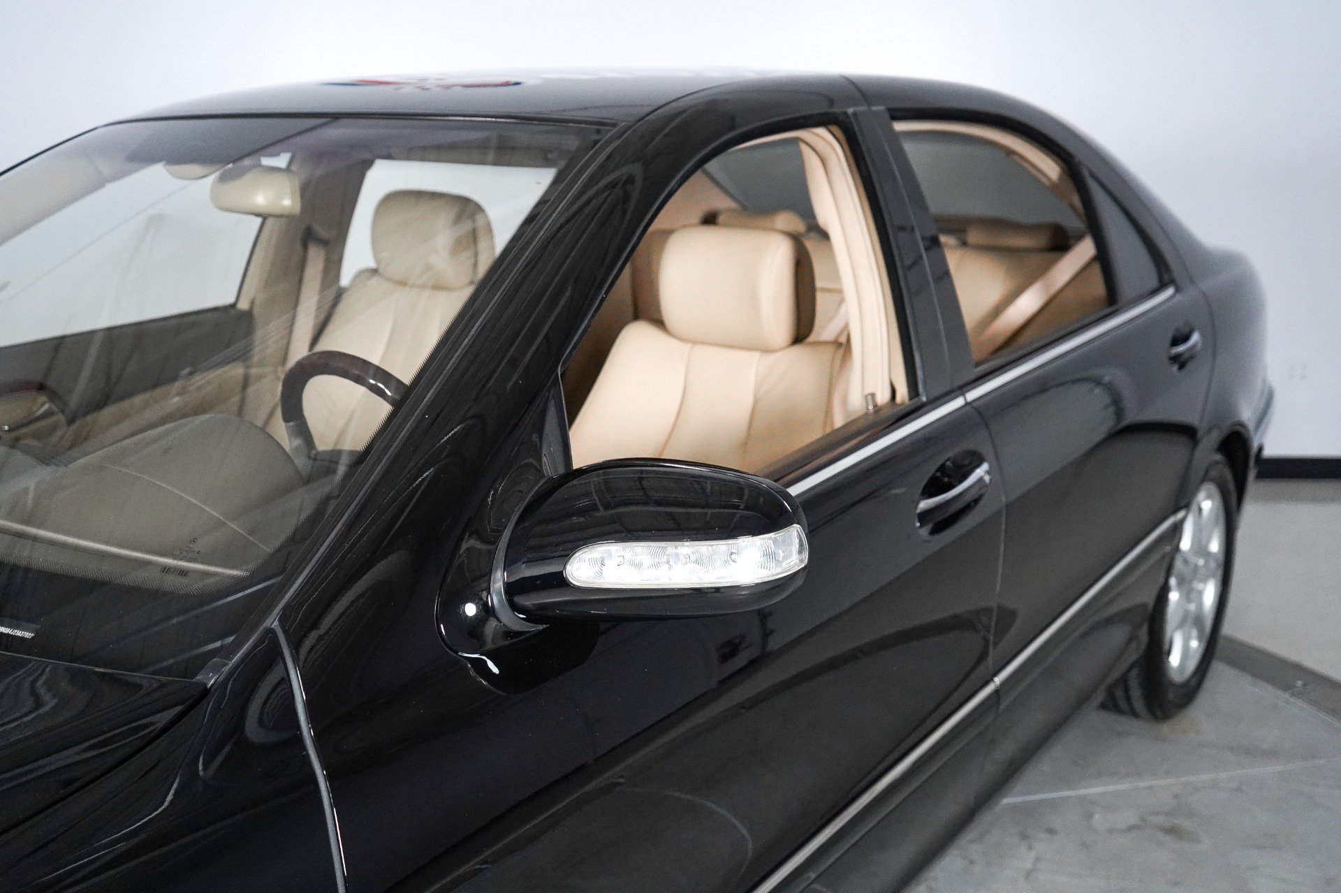 Used 2003 Mercedes-Benz S 500 4MATIC image 2