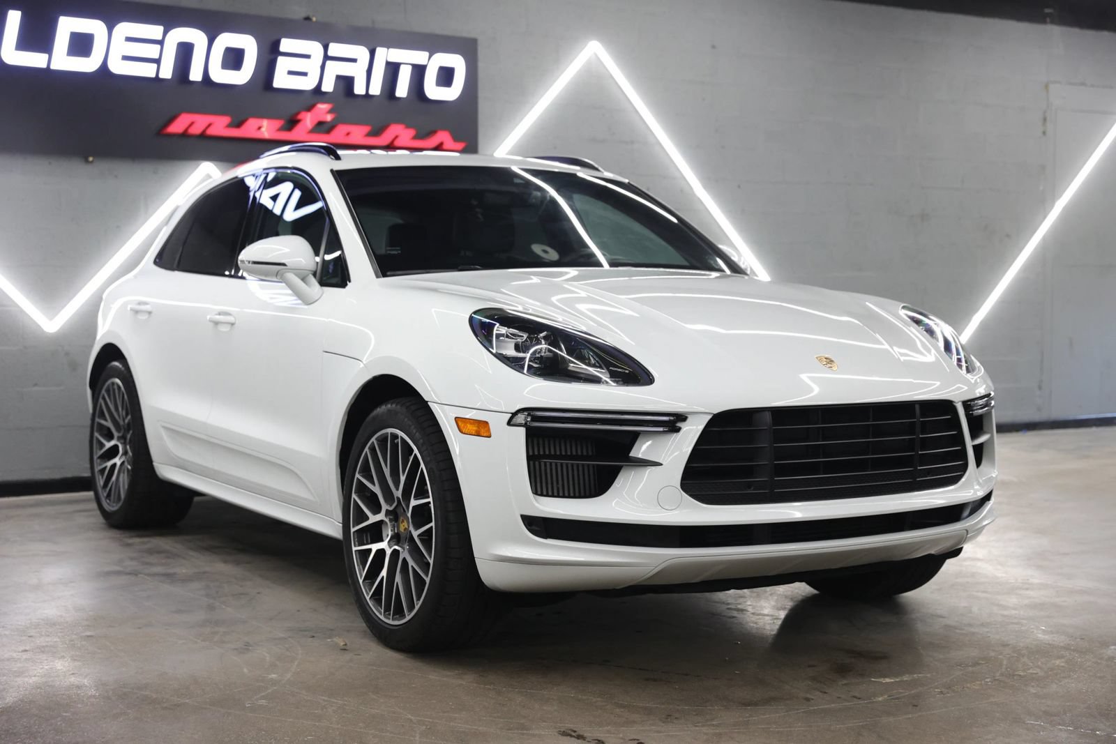 Used 2020 Porsche Macan Turbo AWD/4WD image 8