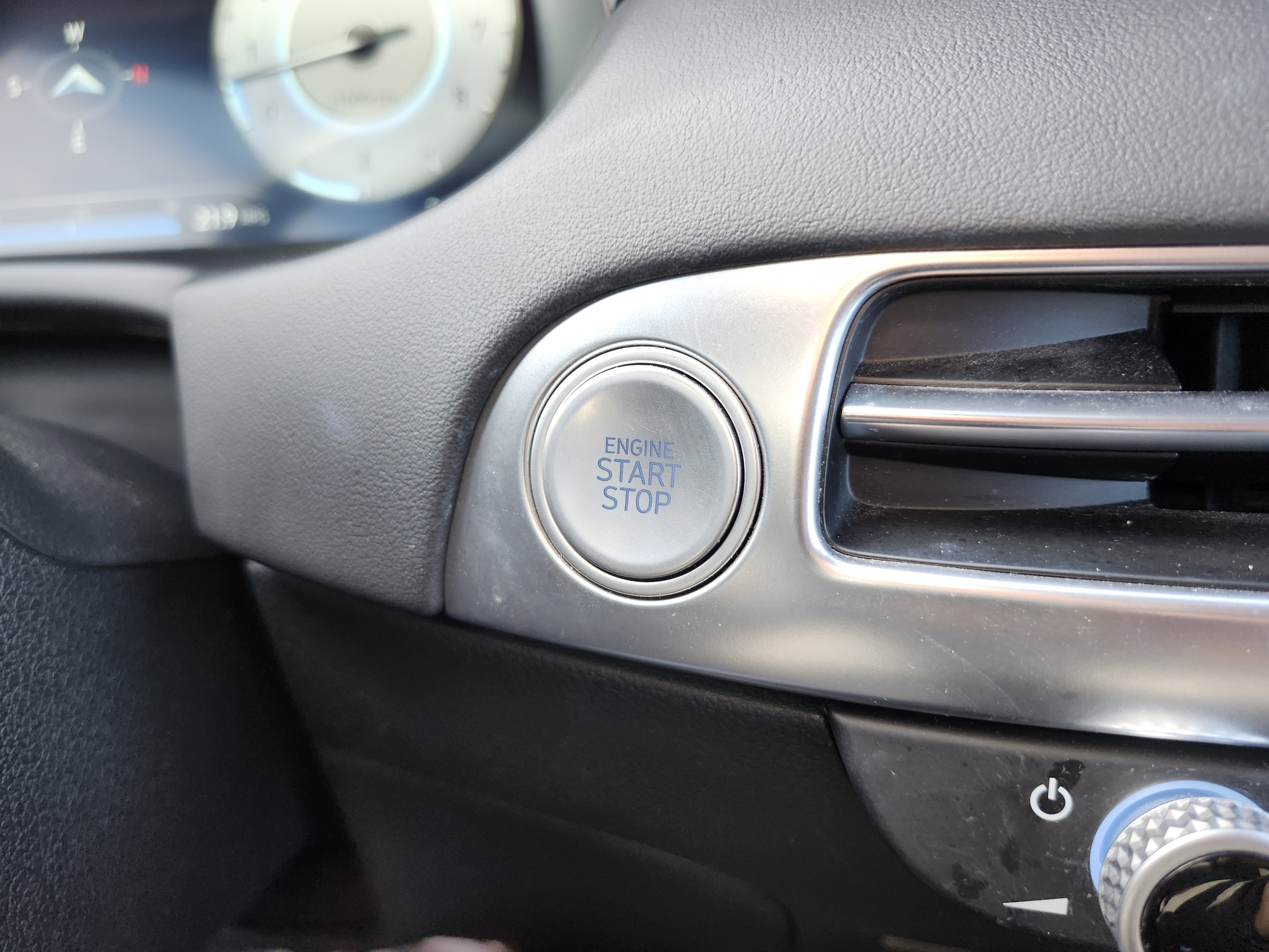 Used 2024 Hyundai Palisade Calligraphy image 9