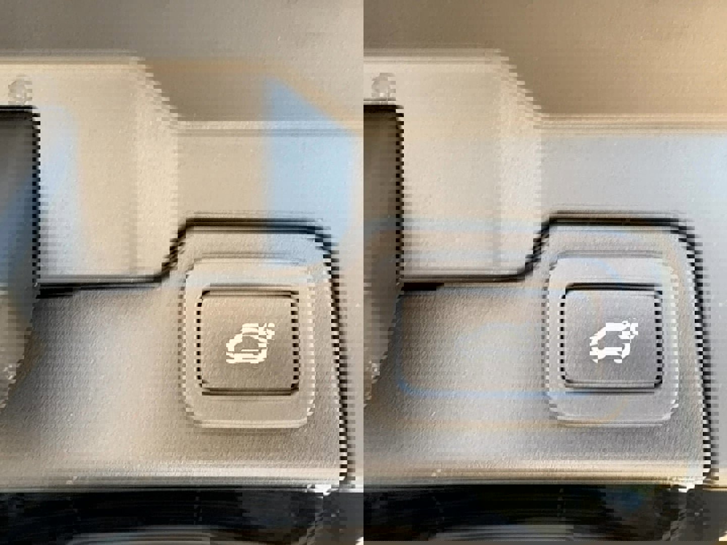 Used 2018 Land Rover Range Rover Evoque SE Premium image 10