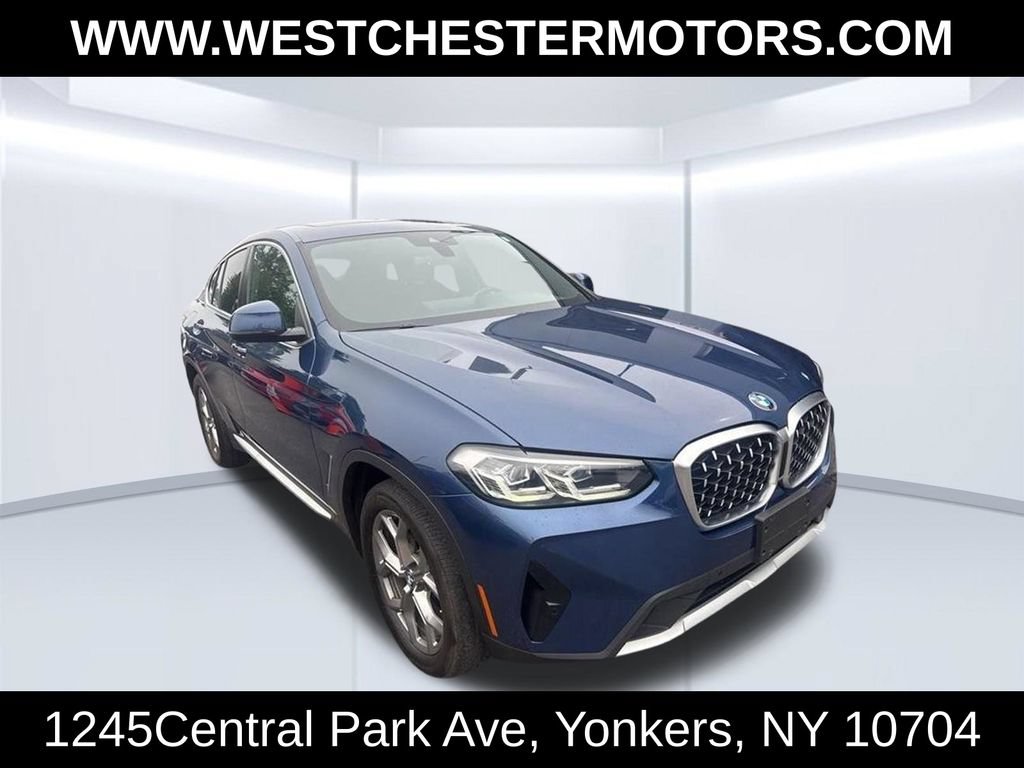Used 2022 BMW X4 xDrive30i w/ Convenience Package AWD/4WD image 3