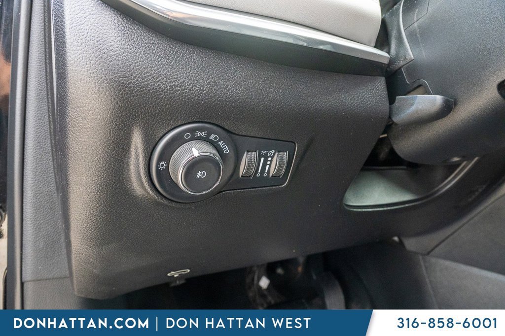 Used 2022 Jeep Compass Limited AWD/4WD image 15